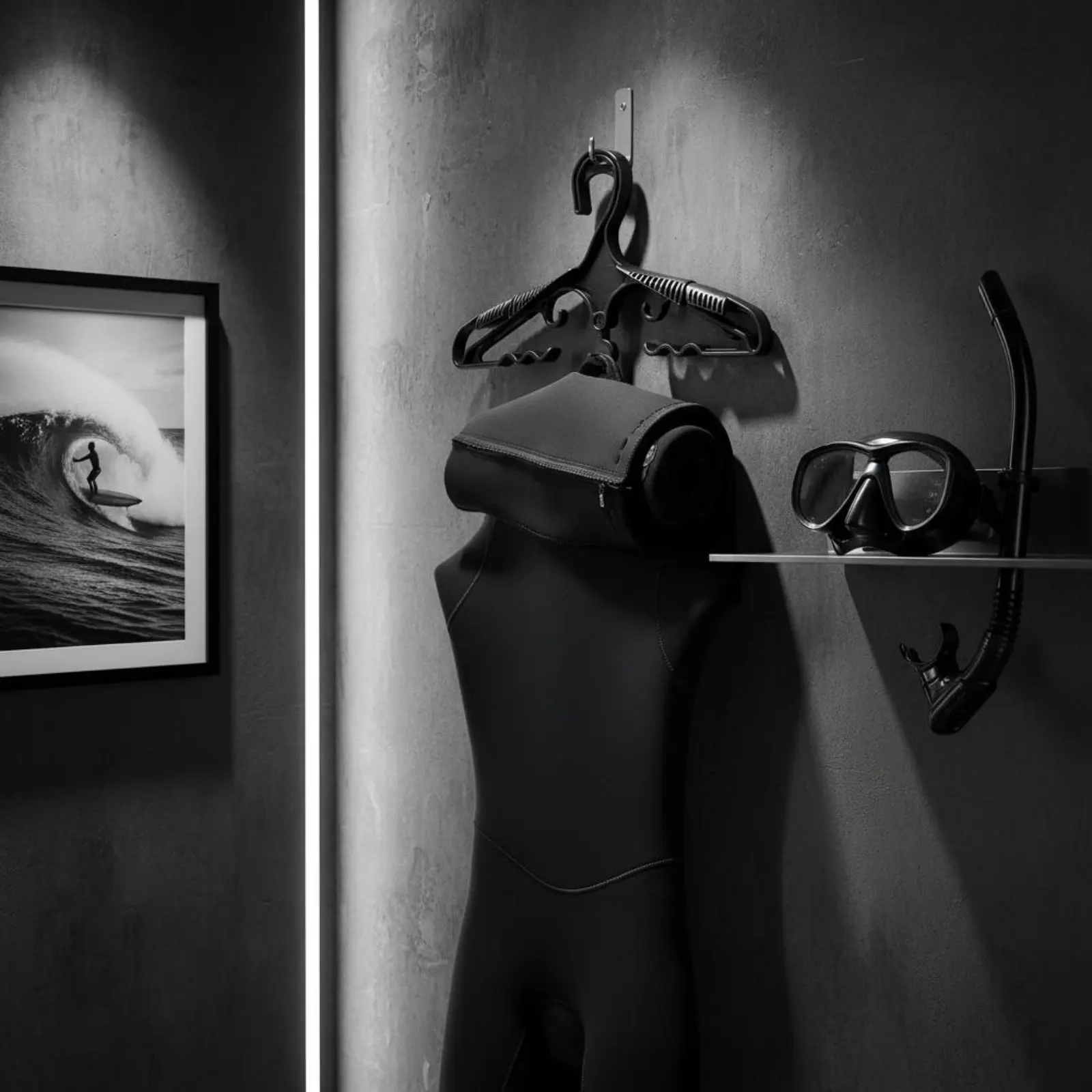 BCD Hanger Space-Saving Wetsuit Hanger Diving Gear Organizer Easy to Dry Sports Storage Multi-Hook Design for Divers, Travel view 5