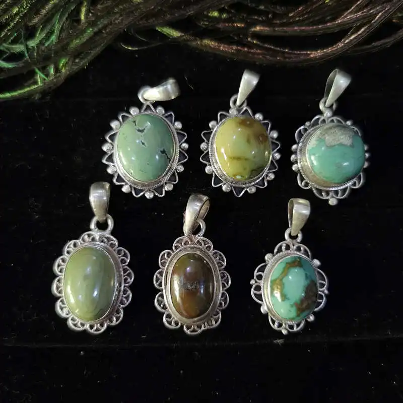 Natural Turquoise Stone Charms Nepal 925 Sterling Silver Vintage Lovely Jewelry T9158