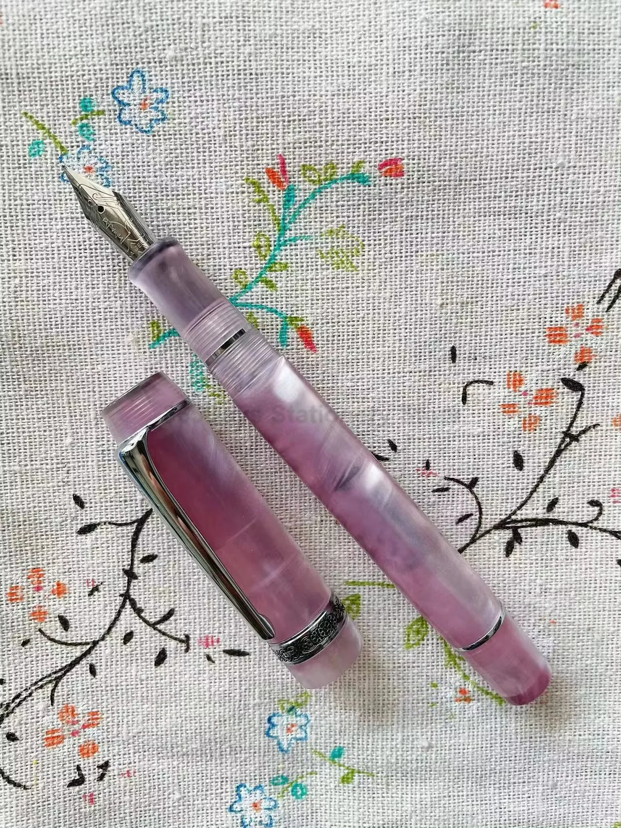 Smooth Kaigelu 316 สวยคลิปเงินหินอ่อนอะคริลิค Fountain ปากกามะนาวยาวมีด Nib Amber รูปแบบหมึกเขียนของขวัญสํานักงาน