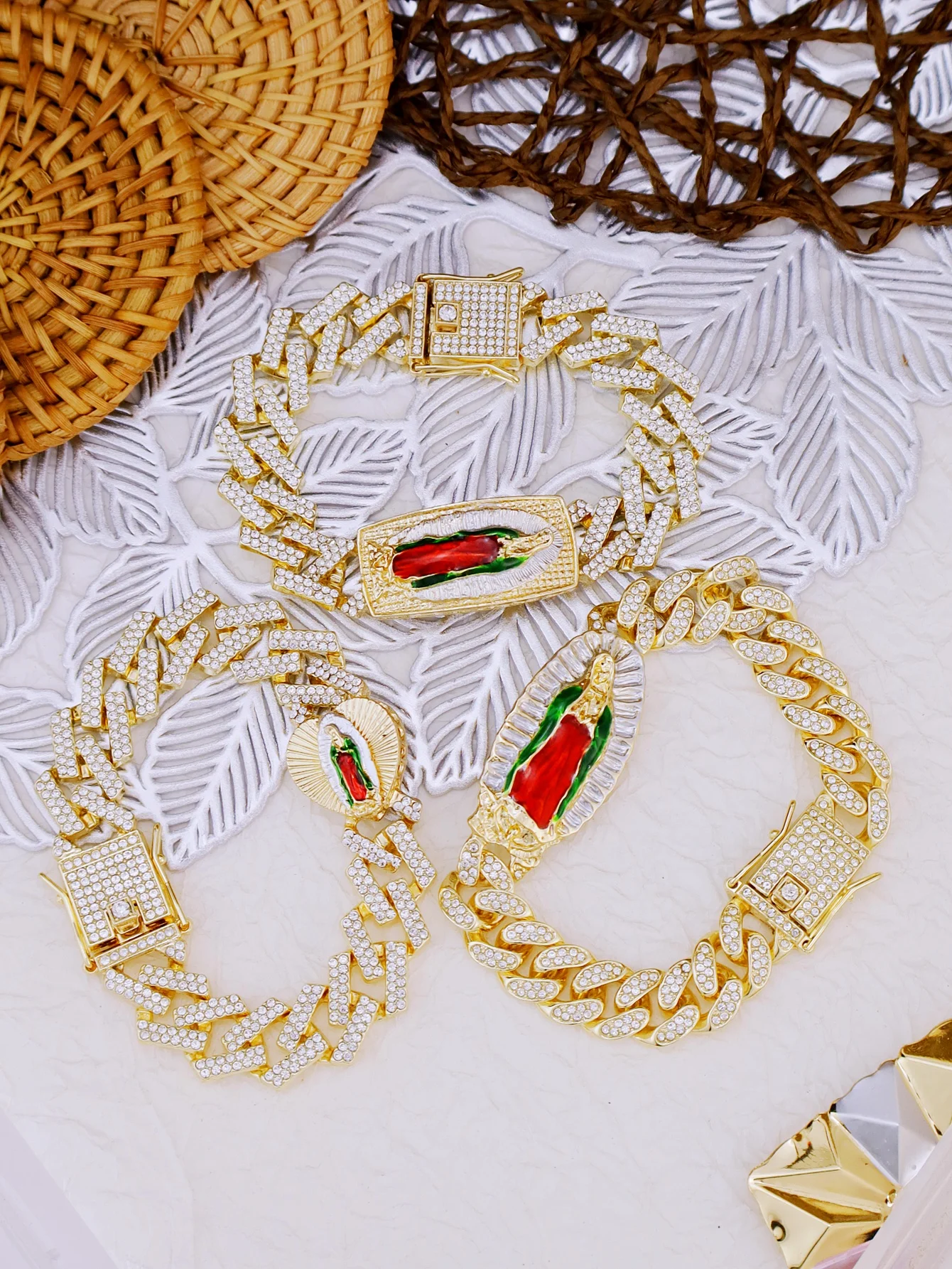 1 Piece Creative Religious Jewelry Painted Virgin Mary Bracelet Rugged Cuban Chain Style