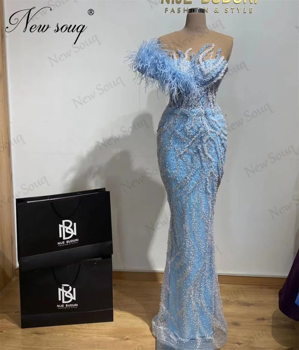 Vestidos De Noche De perlas azules De lujo, vestidos De fiesta De boda con plumas De hombro, vestido De desfile De celebridades con cuentas De sirena