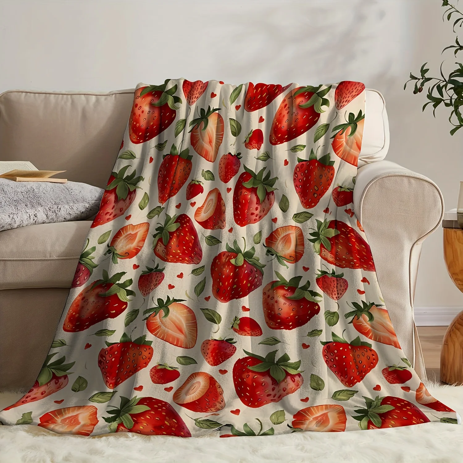 Cute Fresh Strawberry Slices Green Leaf Pattern Flannel Blanket, Lightweight Warm Throw Living Room Bedroom Fruit Lover Present