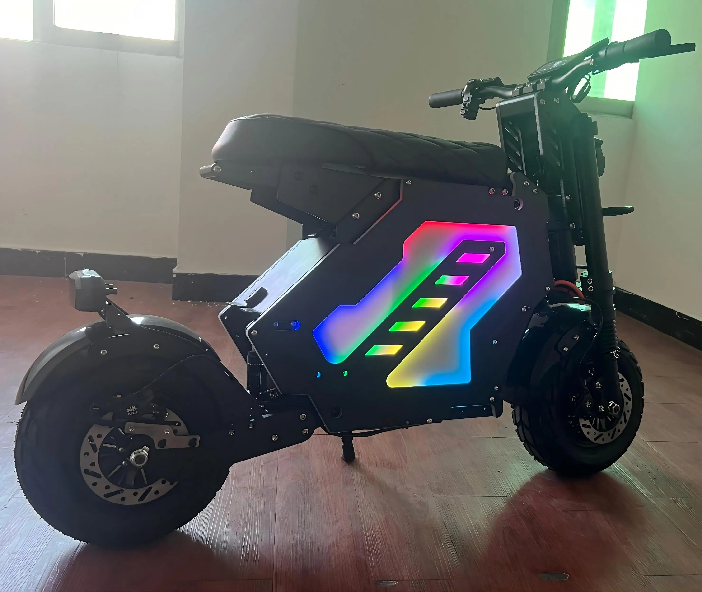 2024 새로운 NFC 스피커 기능 72V10KW 15KW 전기 스쿠터 듀얼 모터 오프로드 전기 스쿠터