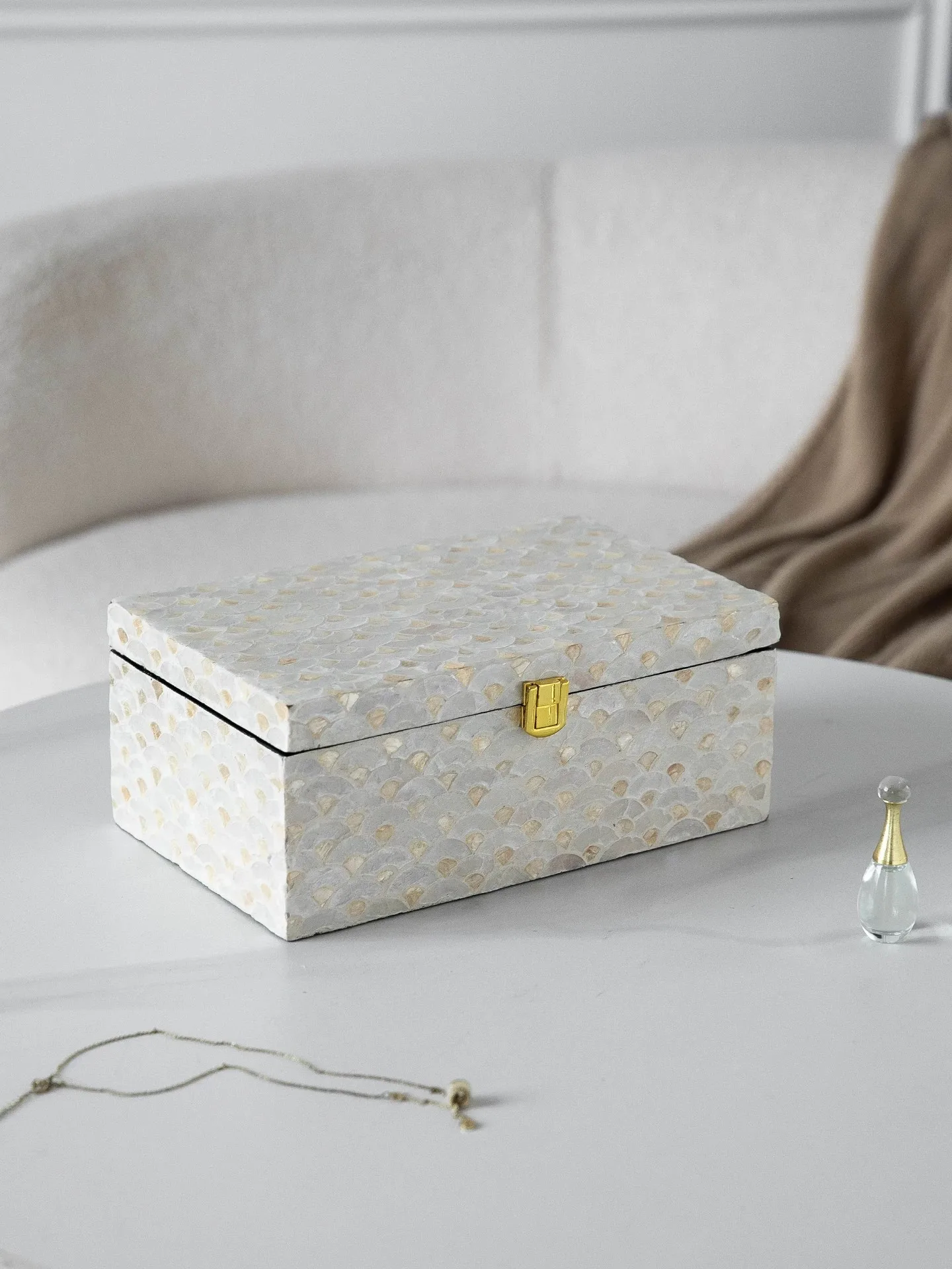 American‑Style Shell Jewelry Box,Premium Home Tabletop Cosmeti Storage Case,Decorative Trinket Organizer Household Dresser Decor