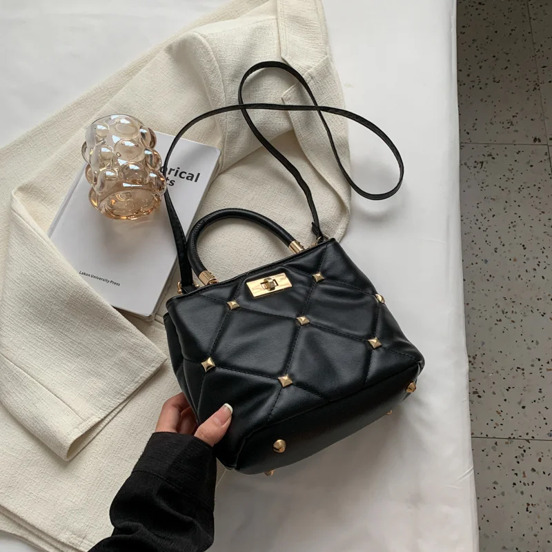 Luxury Rivet Crossbody Bags For Women Diamond Lattice PU Leather Shoulder Handbag Female Stylish Bucket Bag Ladies Small Purse