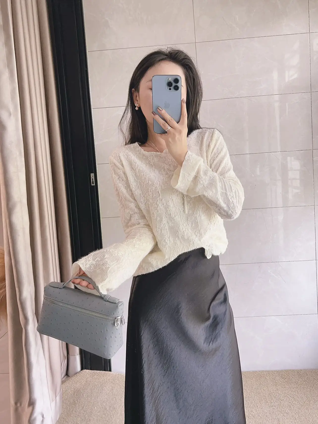 

Romantic Wave Collar Knitted Sweater Soft Woolen Slim Fit Milk White French Style Loose Fit Long Sleeve Knitwear for Women