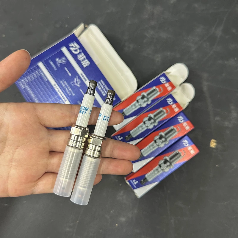 

Double iridium spark plugs for Aston Martin DB11 DB7 V12 Vantage DB9 Volante DBS Lagonda Rapide V12 Vanquish S