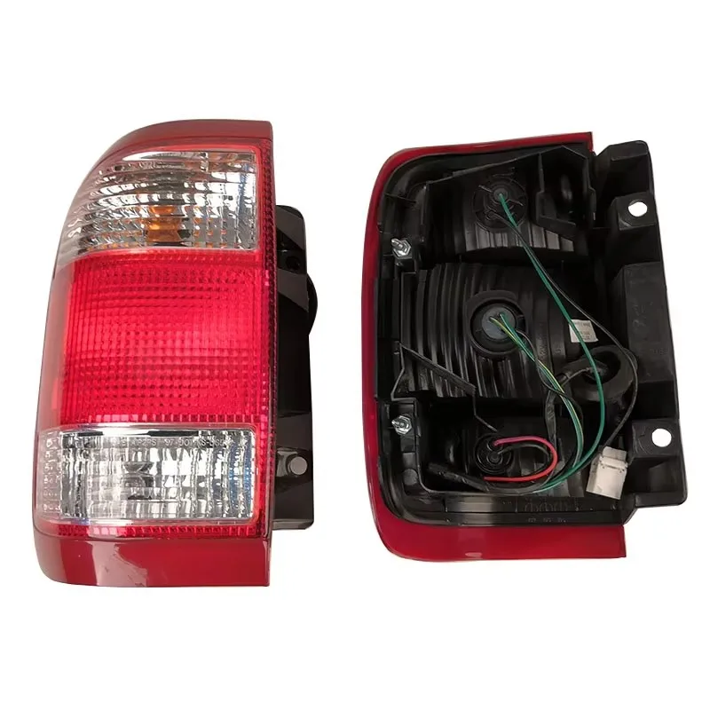 For Nissan PATHFINDER Terrano Regulus Tr50 R50 Rear Brake Light Turn Signal 26550-2W625 26555-2W6251996 to 2004