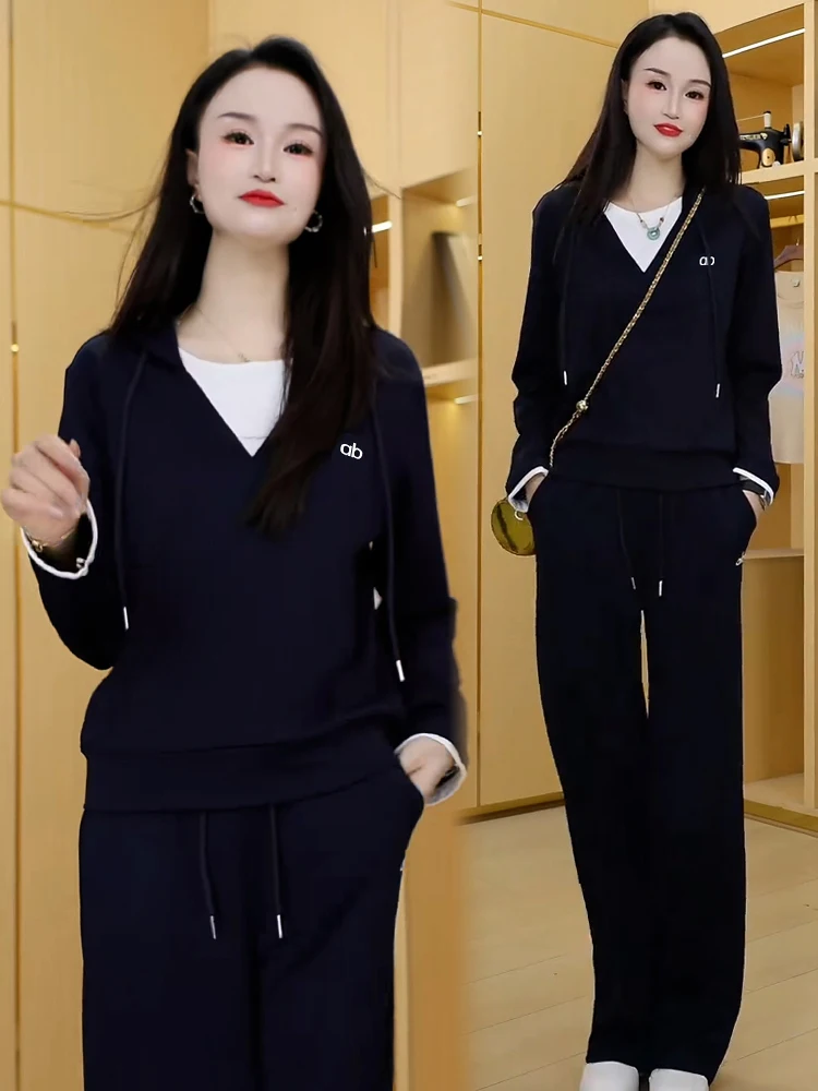 

2026 Новый повседневный топ и широкие брюки, комплект из двух предметов, женский маленький ароматный комплект, ранняя осень, уникальный супер красивый комплект