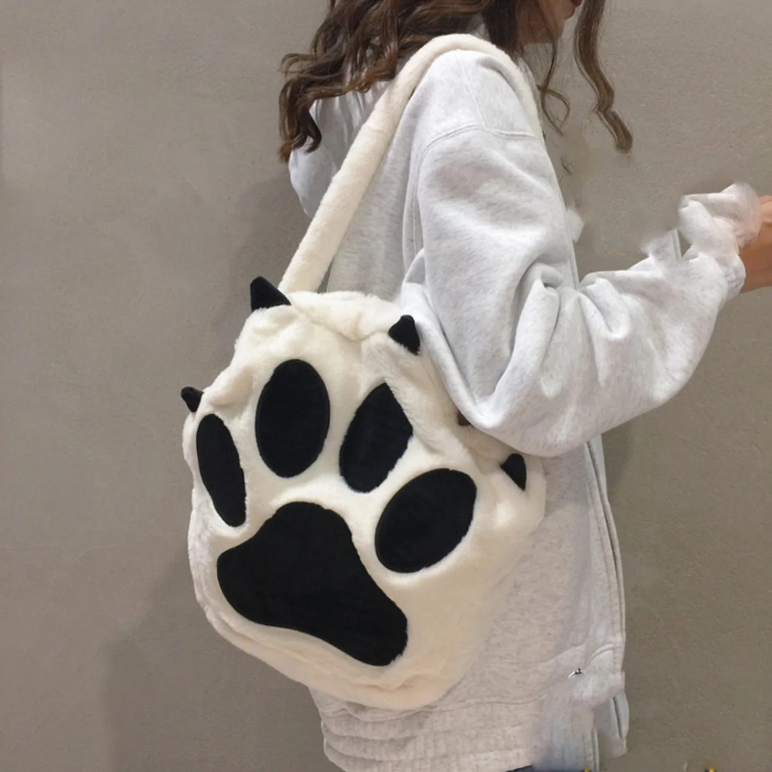 Cute Cat Claw Plush Backpack, Anime Schoolbag, Kawaii Fluffy Crossbody Bag - Adorable & Stylish for Women!
