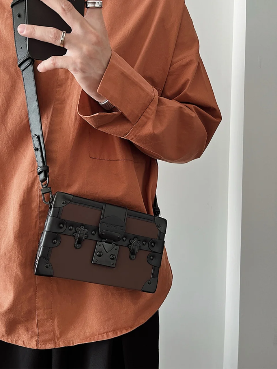 

Street Sle Lo Bule Box Bag Men's Faionable Casual Crossbody Bag Versatile Neutral Sle Small Square Bag for Youth