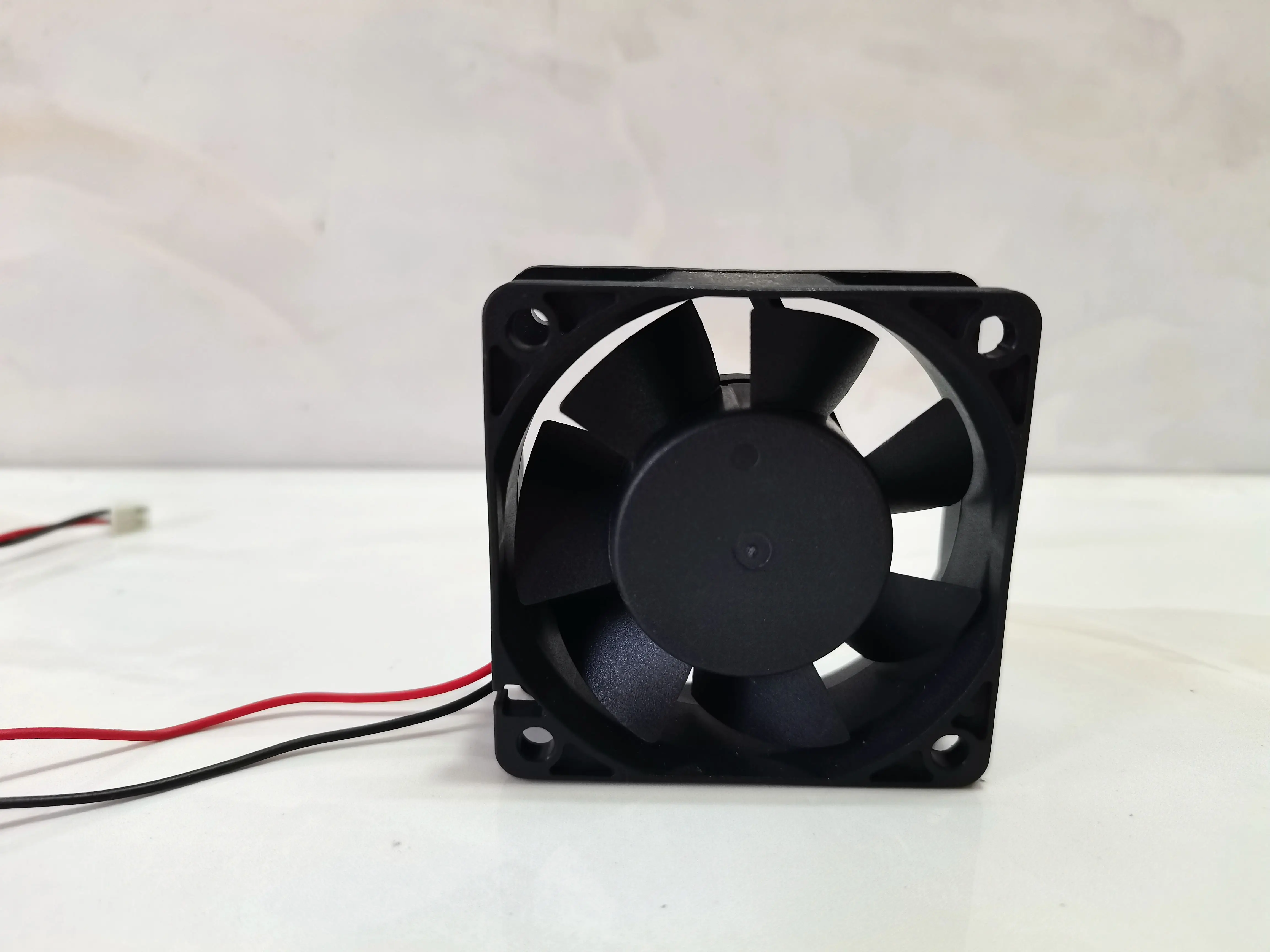 QY FN6025HS DC 12V 0.30A 60x60x25mm 2 線式サーバー冷却ファン