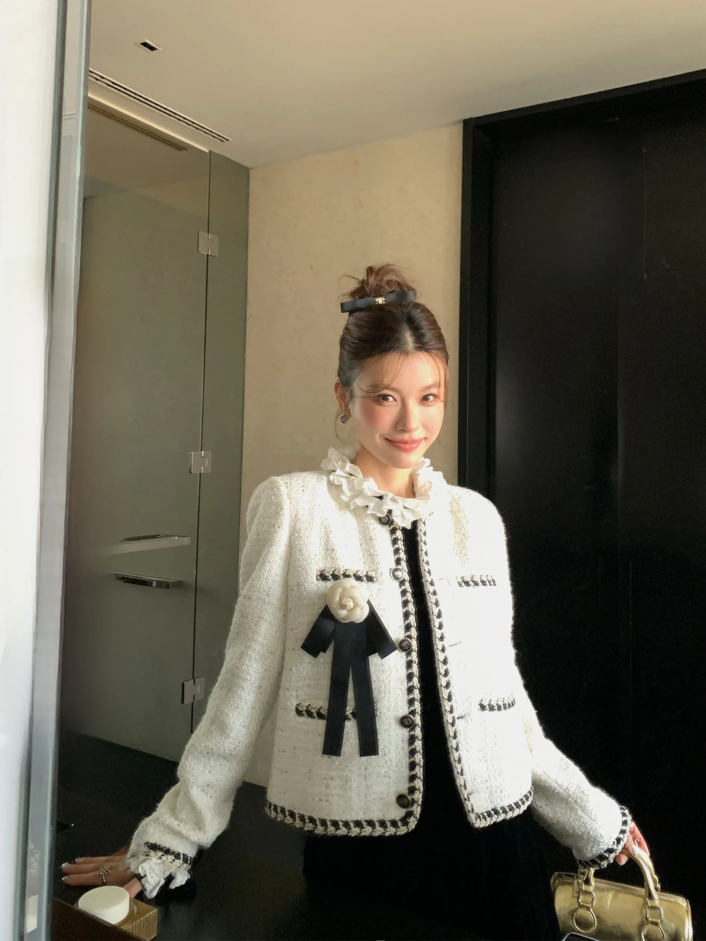 

Пальто LIONE Bella Fraance из смесовой хлопковой шерсти белого цвета с элегантным прямым кроем для женщин, зимний сезон