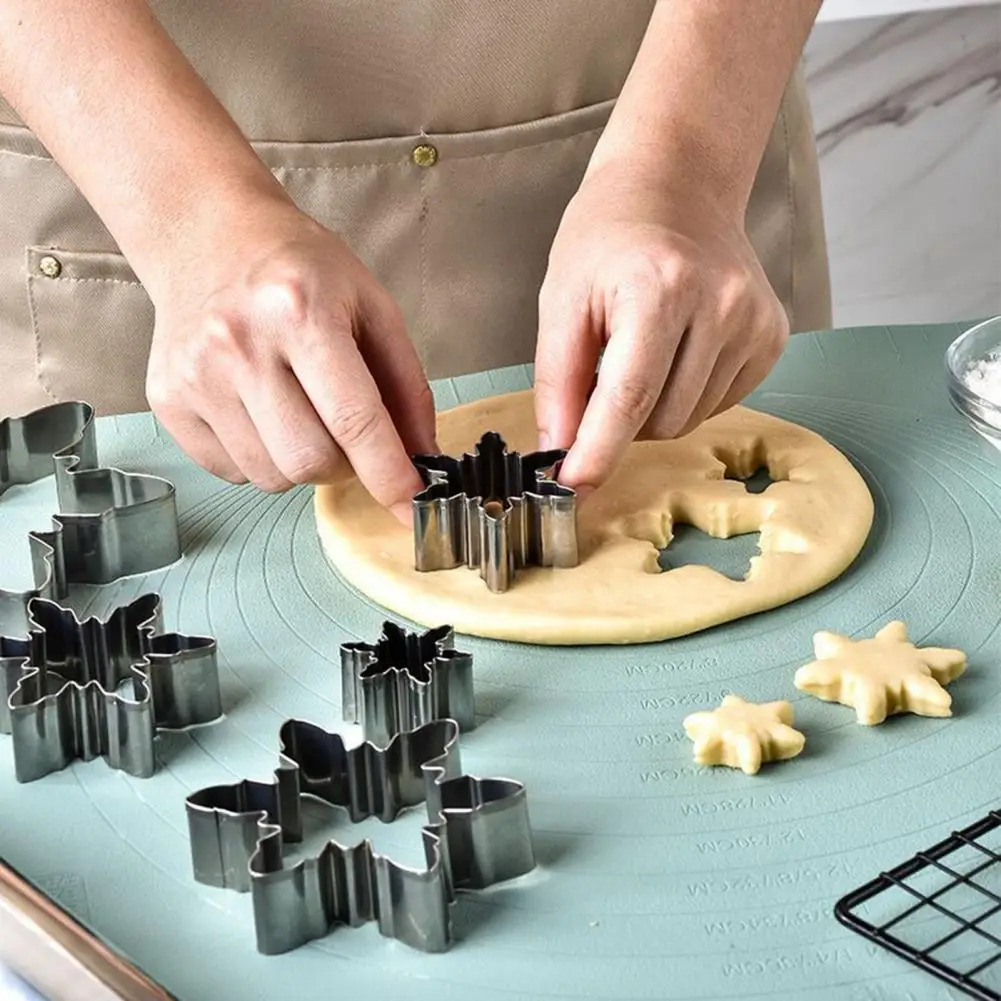 Stainless Steel Cookie Cutter Food-grade Cookie Cutter 10pcs Christmas Cookie Cutter Set Stainless Steel Snowflake for Festive