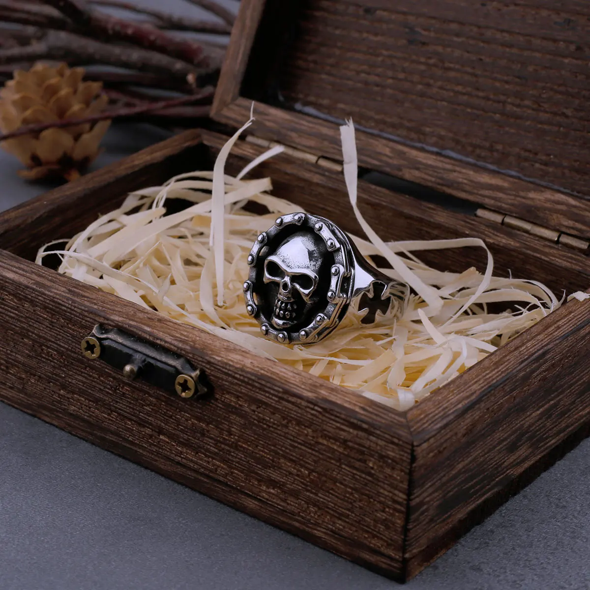 

Men's Stainless Steel Chain Skull Ring Cross Motorcycle Chain Hip Hop Punk Gothic Ring Men Jewelry Gift Wooden Box Dropshipping