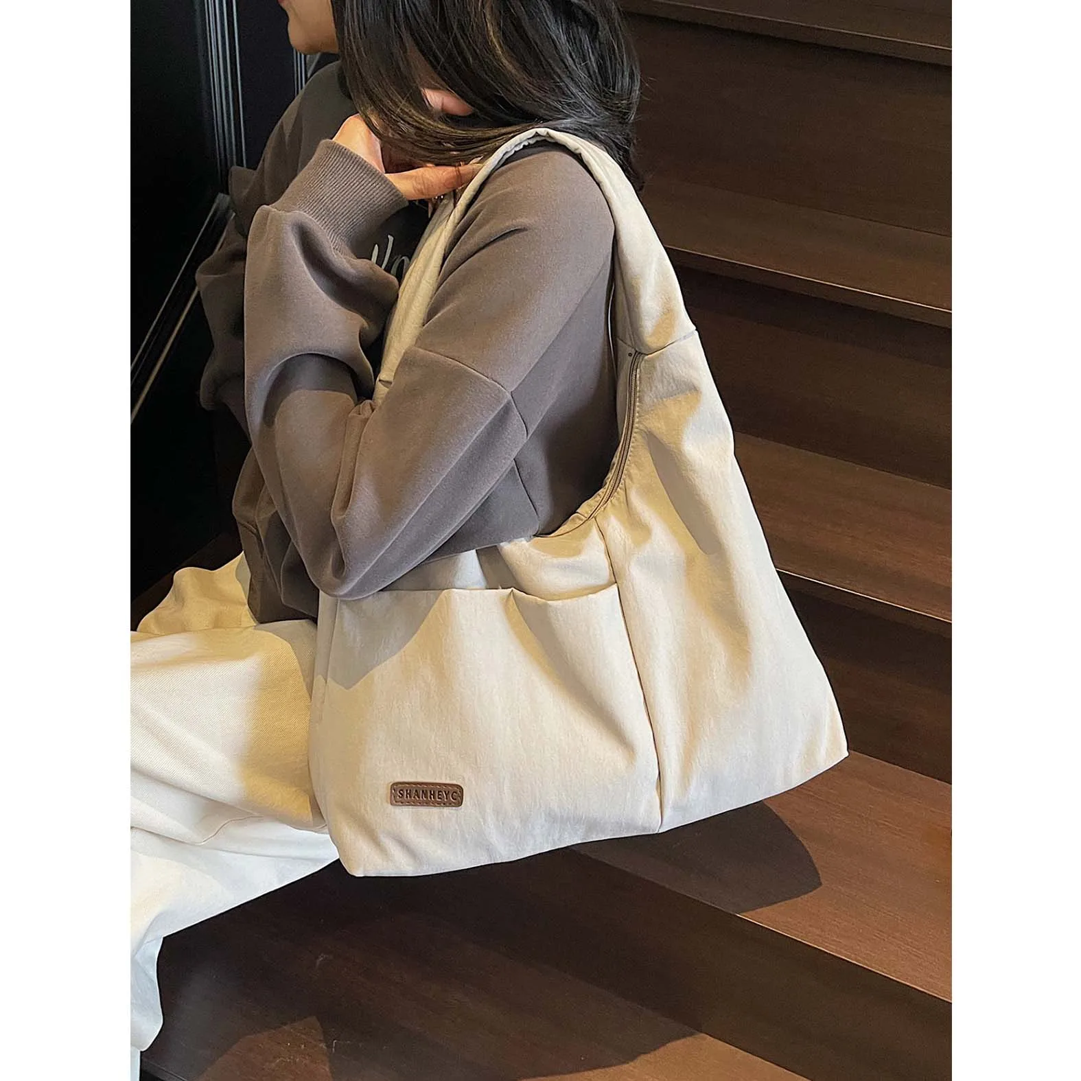 

2025 New Large Capacity Single Shoulder Bag for Female Niche, Lazy Style, Commuting Tote Bag, Simple and Versatile,Student Class