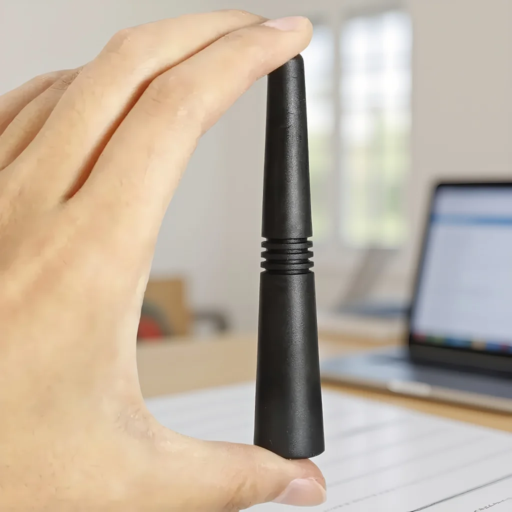 

Универсальная короткая автомобильная антенна — черное крепление на крышу с винтами для радиосигнала FM/AM/DAB