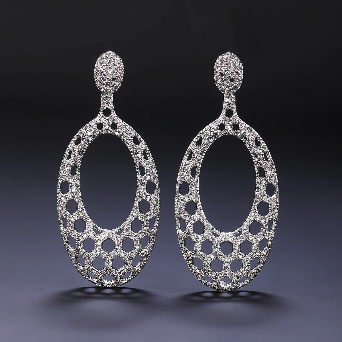 

Shiny Cubic Zirconia Crystal Oval Design Pendant Women's Dinner Party Earrings New Fashion Jewelry CE12338