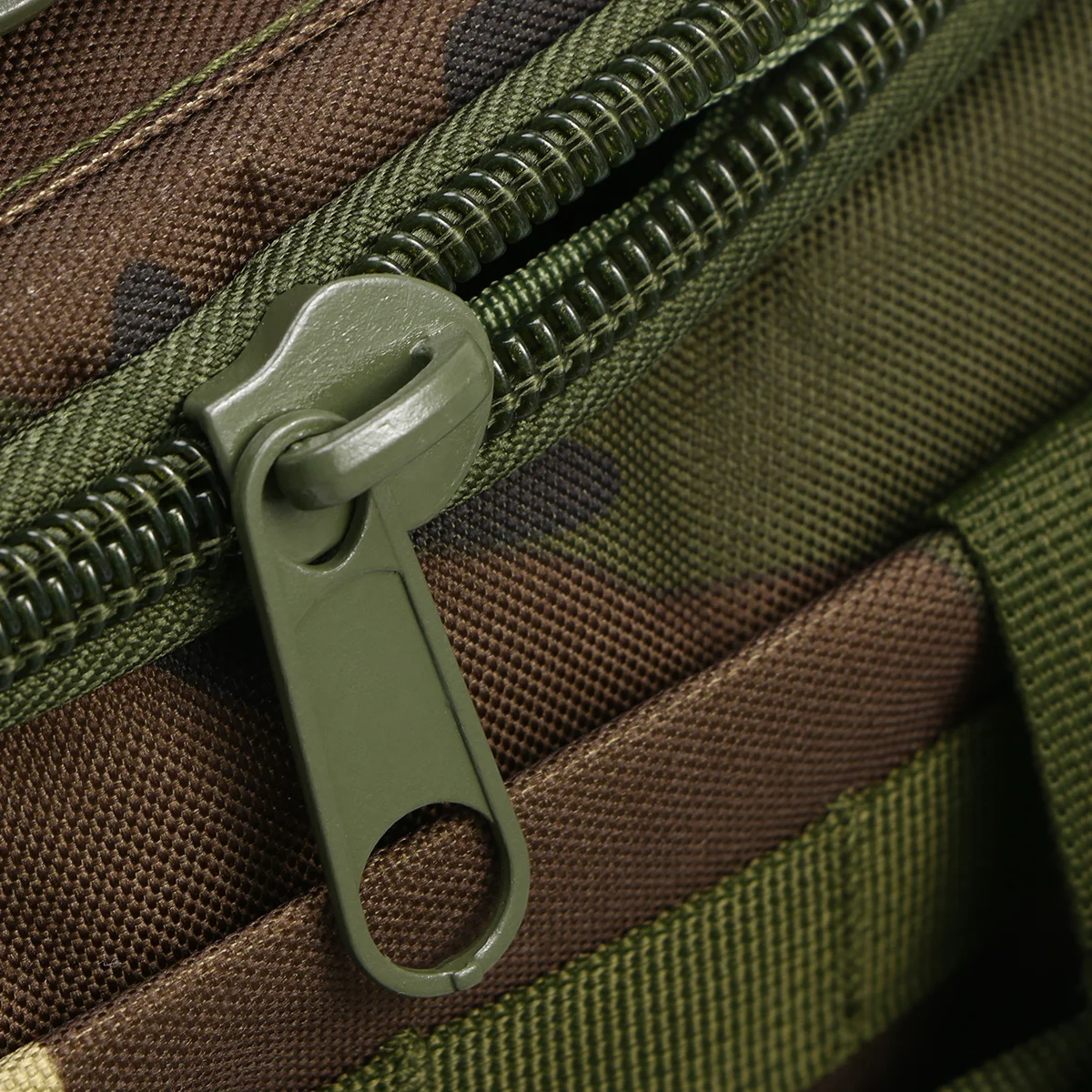 

1pc Large Capacity Gear Multi-Pocket Durable Water-Resistant Nylon Fishing Tackle Bag Reinforced Stitching Wide Shoulder Strap