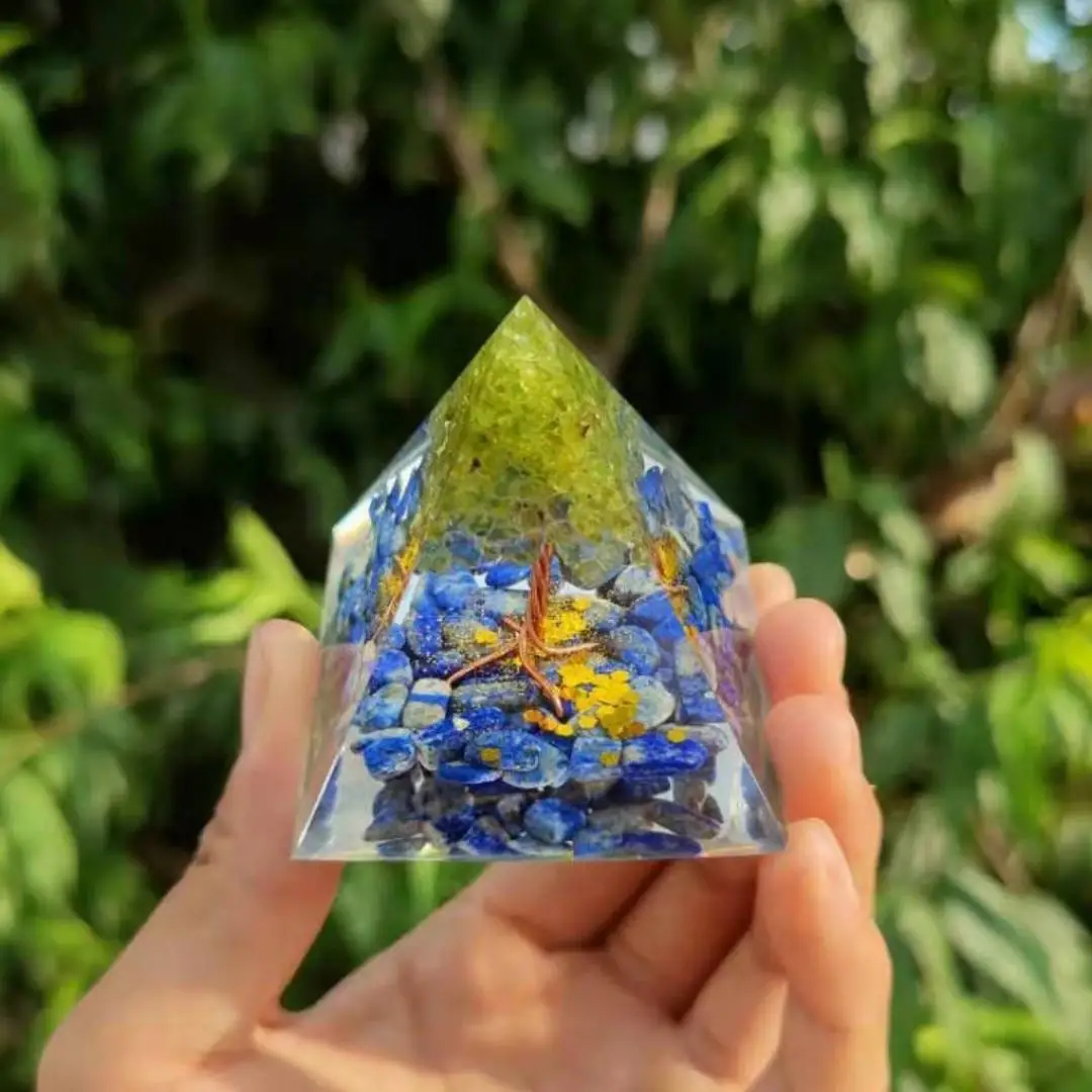 Pirámide de orgonita, peridoto, lapislázuli, Chakra del órgano del árbol de la vida, adorno de pirámide, resina de grava de lapislázuli, 1 ud.