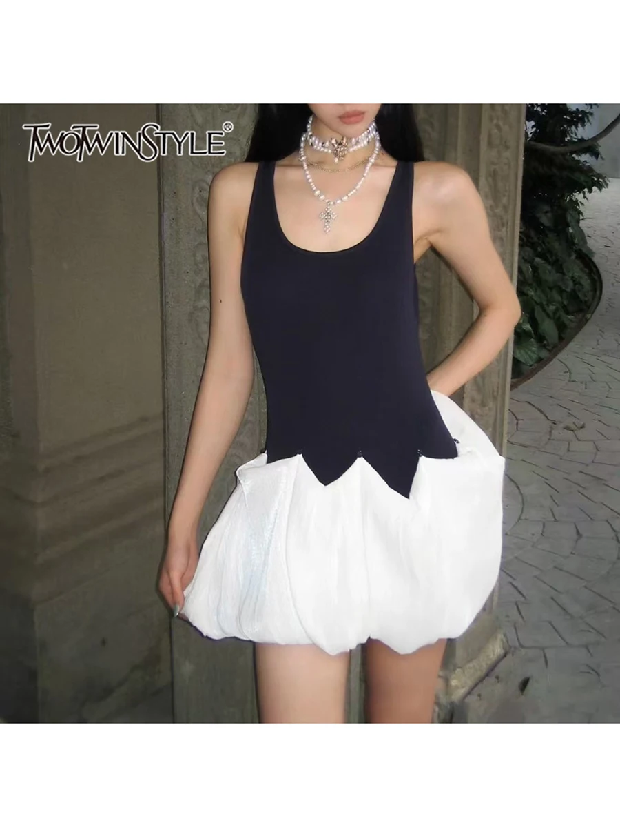 

TWOTWINSTYLE Hit Color Slimming Dresses For Women O Neck Sleeveless High Waist Temperament Mini Dress Female Fashion Style New