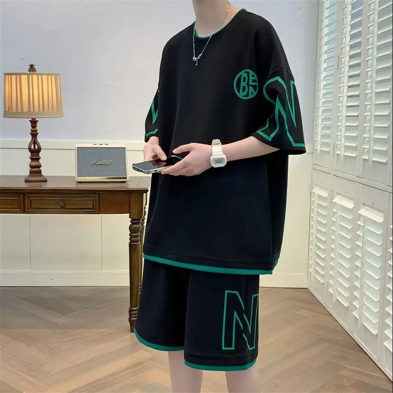 

Summer Men Casual Oversized Sets Loose Short-sleeve T- shirt + Sports Shorts Printed Letters Splicing Handsome Two-piece Sets