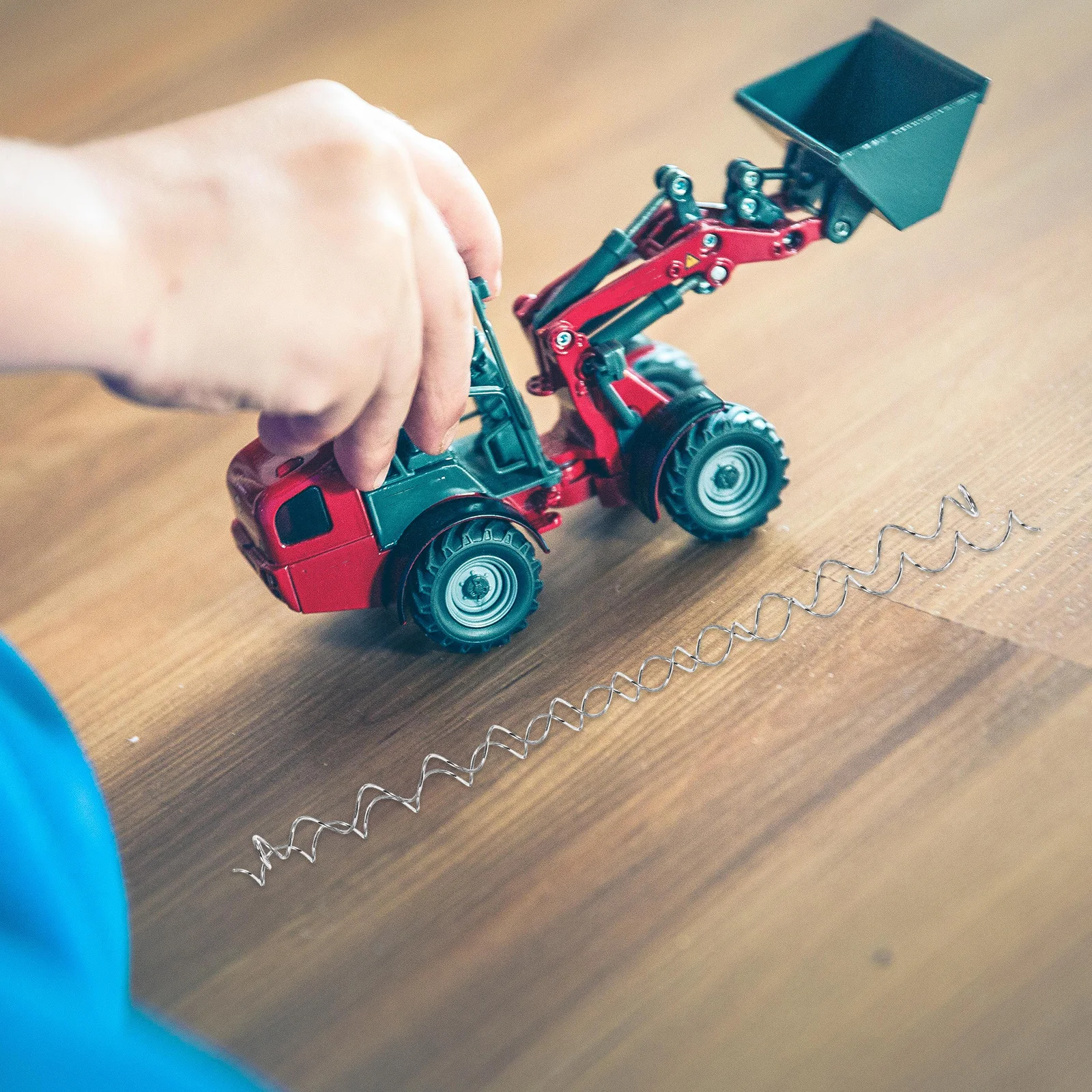 

1Set Simple Easy to Use Iron Wire Trick Prop for Stage Performance Party Wire Fun Portable Prank Favor