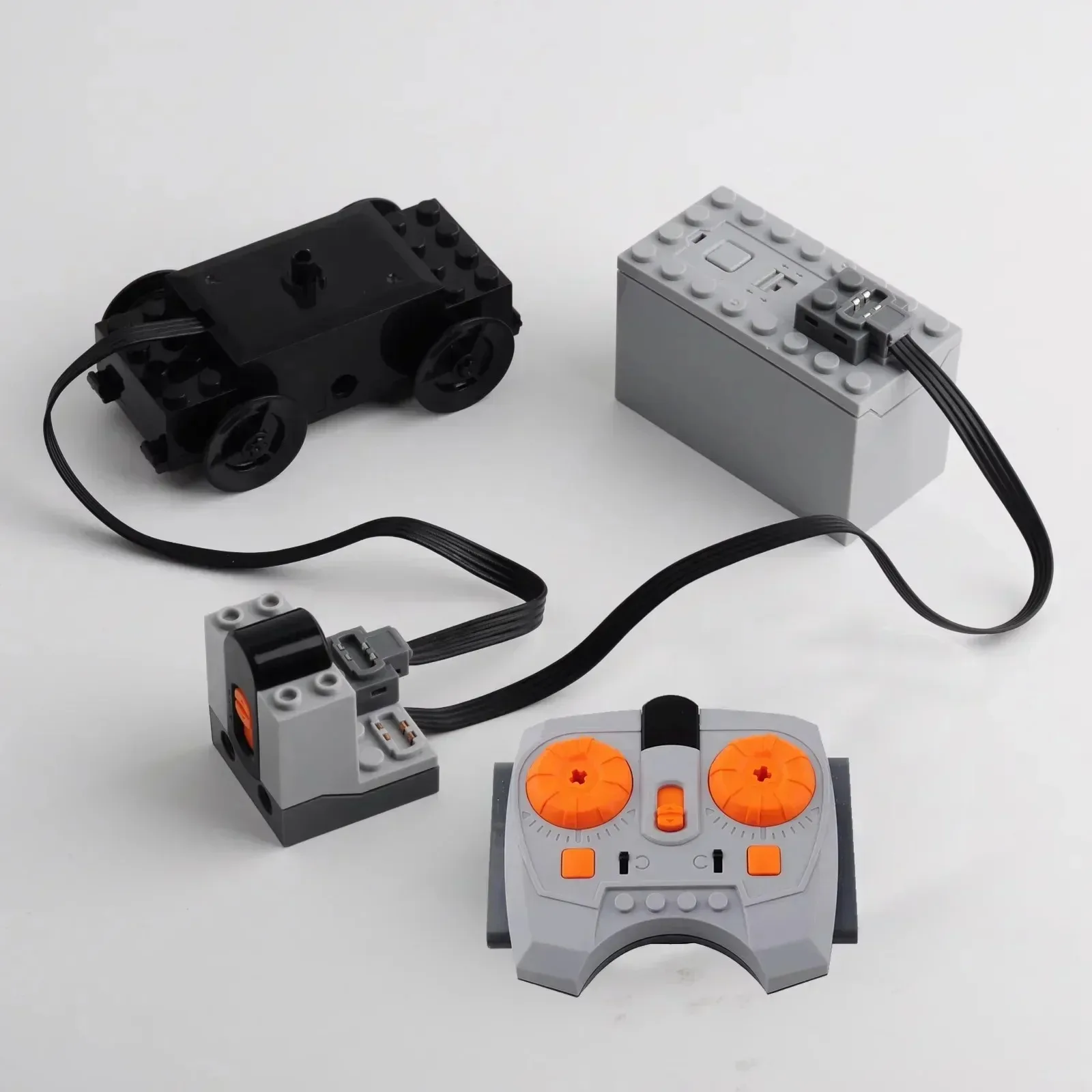 4-in-1 Technische MOC-Bausteine Power Functions Bundle: Zugmotor + IR-Fernbedienung + Empfänger + Batteriegehäuse