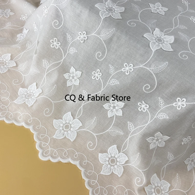 

Мягкая тонкая белая 3D цветочная вышитая ткань из чистого хлопка для шитья костюма для девочек, классические рубашки, тканевые материалы для квилтинга, занавеска