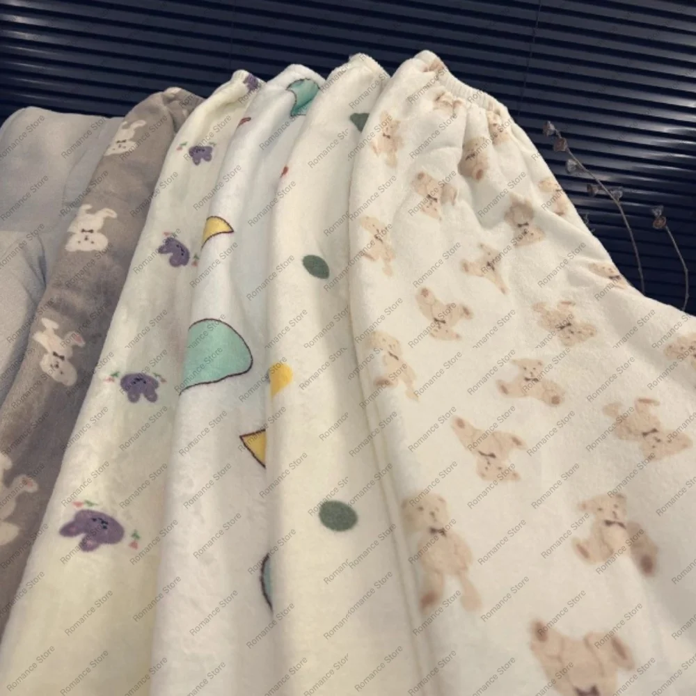 Women's pajama pants for autumn winter are loose flannel couple style straight-leg walking pants for men and women Home pants