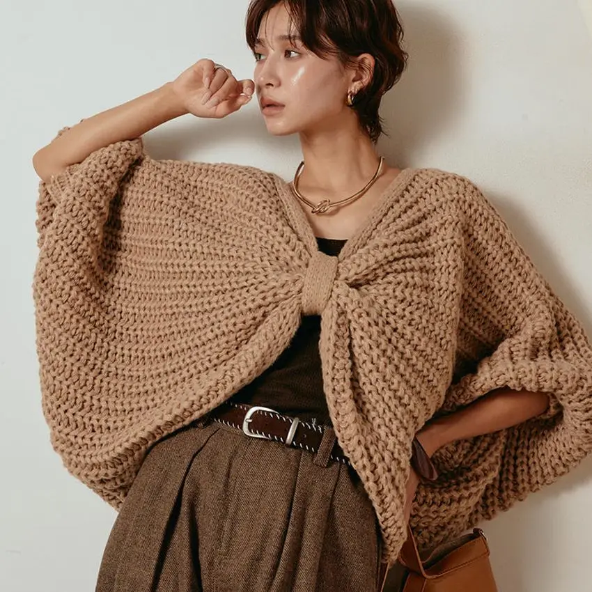 Real shot, new bat-shaped knitted loose and versatile cape top in autumn and winter, fashionable knitted pullover stacked top