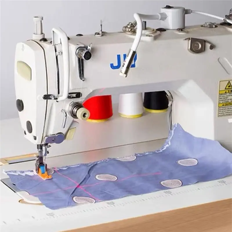 

Магнитный светильник YANA50I с вращающимся основанием и красной направляющей линией для швейных машин — для точного шитья, включает вилку стандарта США