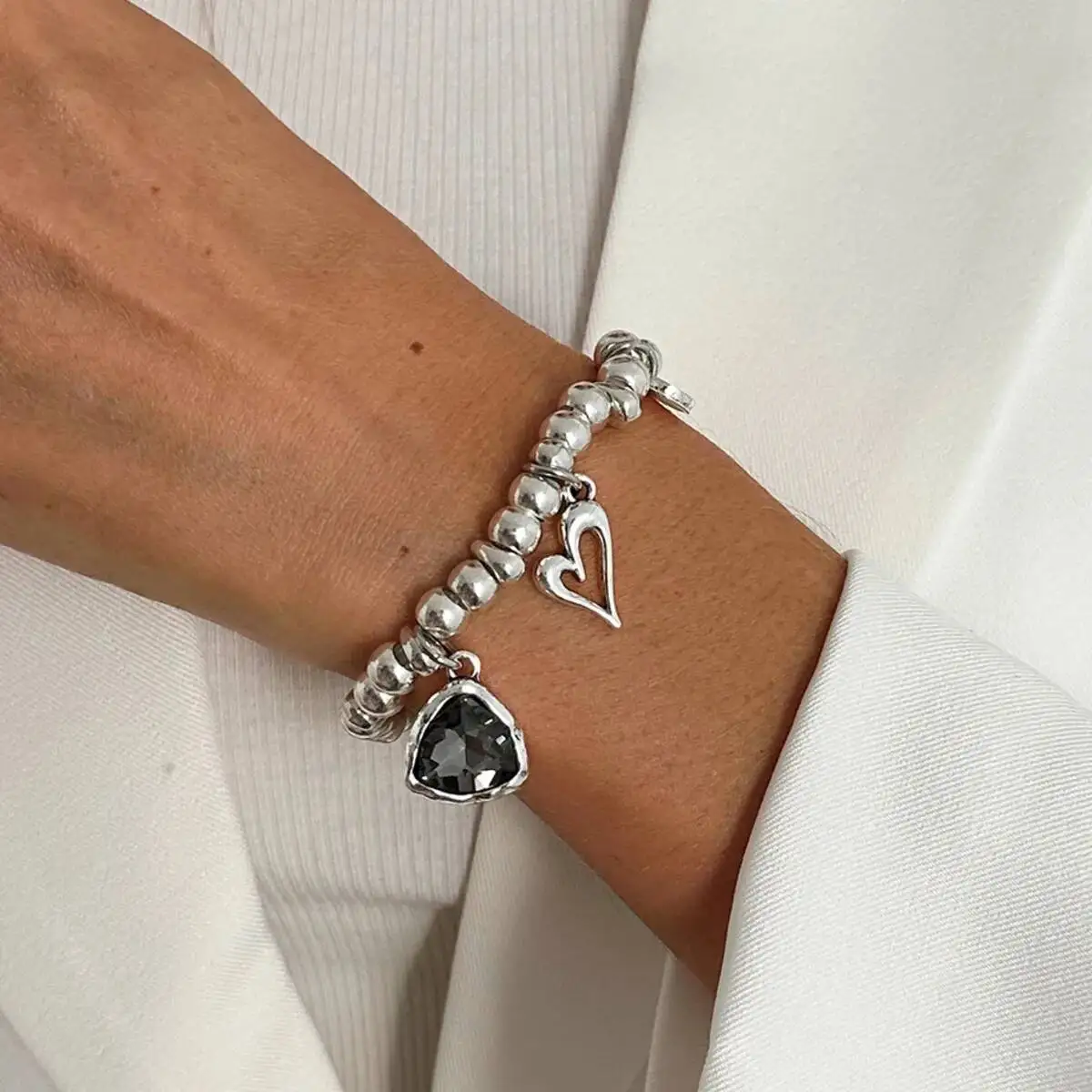 

KunJoe Retro Acrylic Rhinestone Heart Pendant Bracelet Women Simple Silver Color Elastic Beaded Bracelet Jewelry Accessories