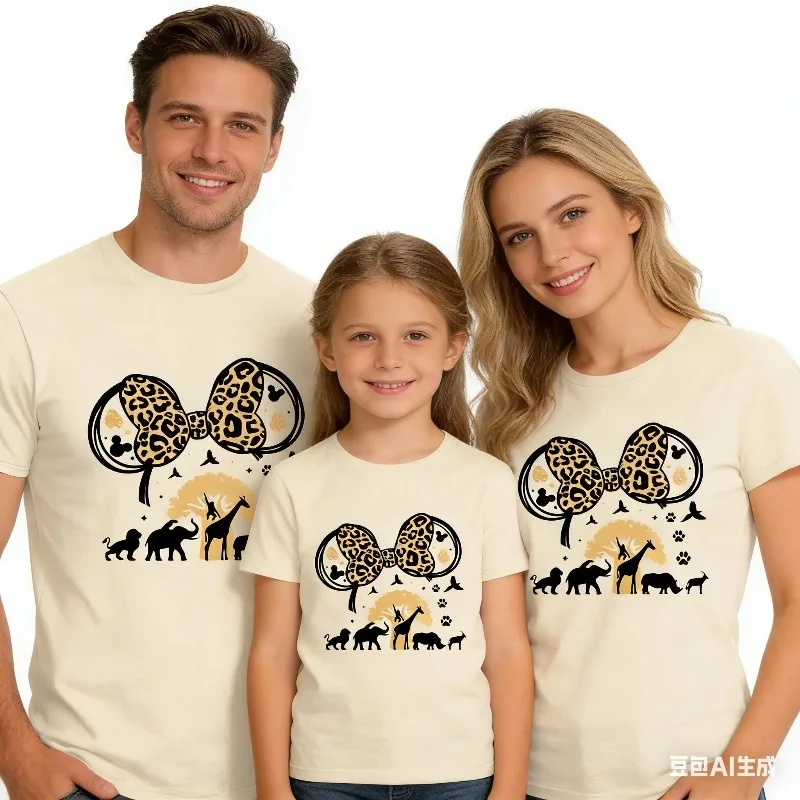 

2026 Animal Kingdom Mickey Safari T Shirt Lion King Sweatshirt Mickey Friends Wild about Minnie Cotton Parent Child Tee Top moto