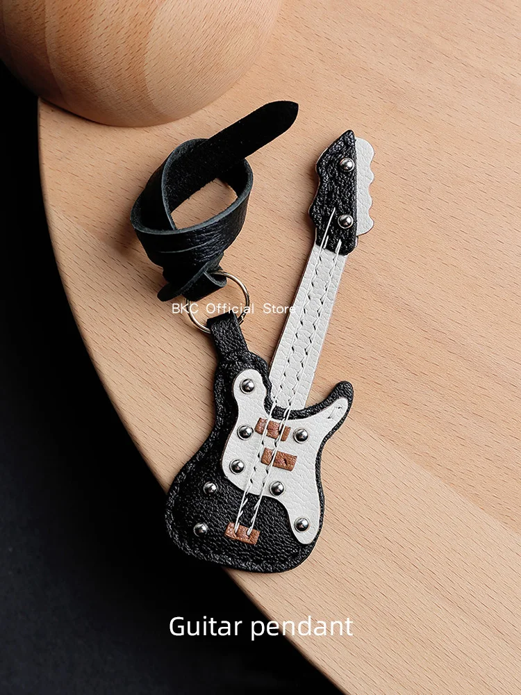 handmade-goat-leather-guitar-bag-charm-full-wax-thread-saddle-stitched-keychain-pendant，original-design-birthday-gift