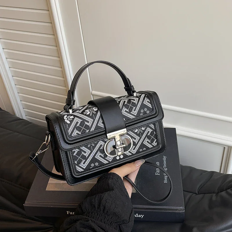 

Stylish Ladies Crossbody Bag Luxury Designer Leather Shoulder Bag Women's Fashion Tote Purse With Metal Hardware Accents