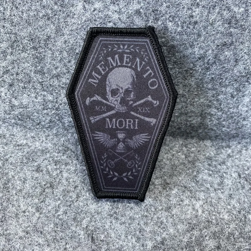 Memento Mori Skull Embroidered Patch Military Patches Hand HOOk&LOOP Backpack Stickers Tactical Armband Emblemems Morale Badge