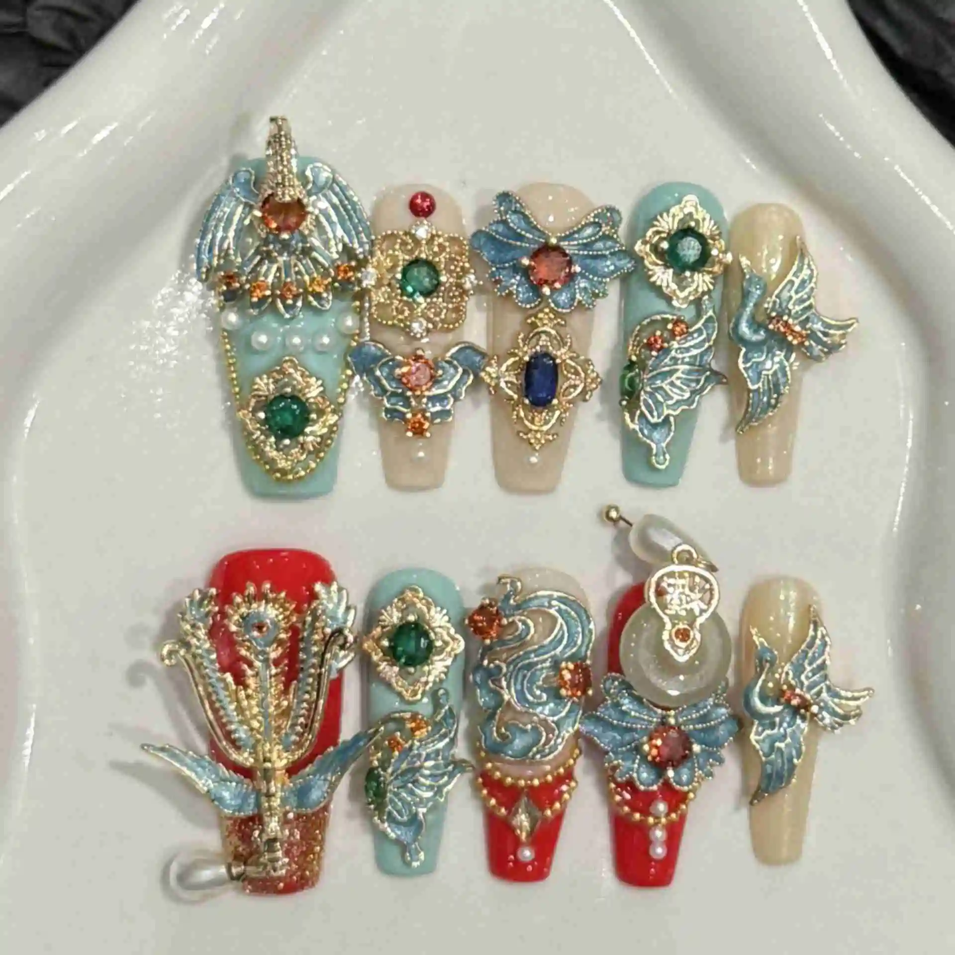 10pcs Chinese Retro Handmade False Nails Luxury Dragon Phoenix Colorful Diamond Gold Chain Decor Press On Nails Charms Manicure