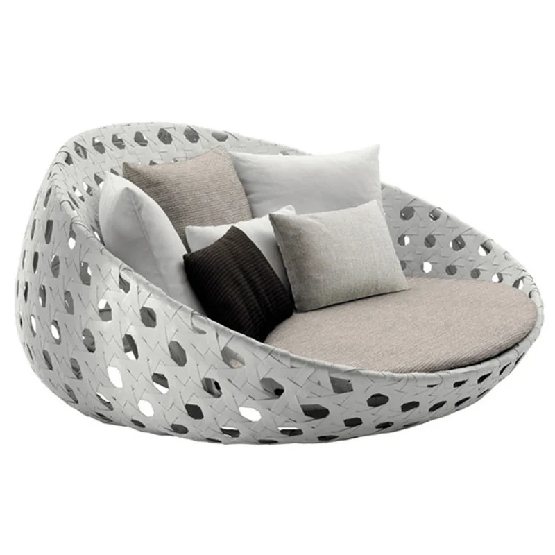 

Outdoor leisure rattan bed, villa courtyard bed, homestay terrace sunshade lunch break rattan round, outdoor furniture