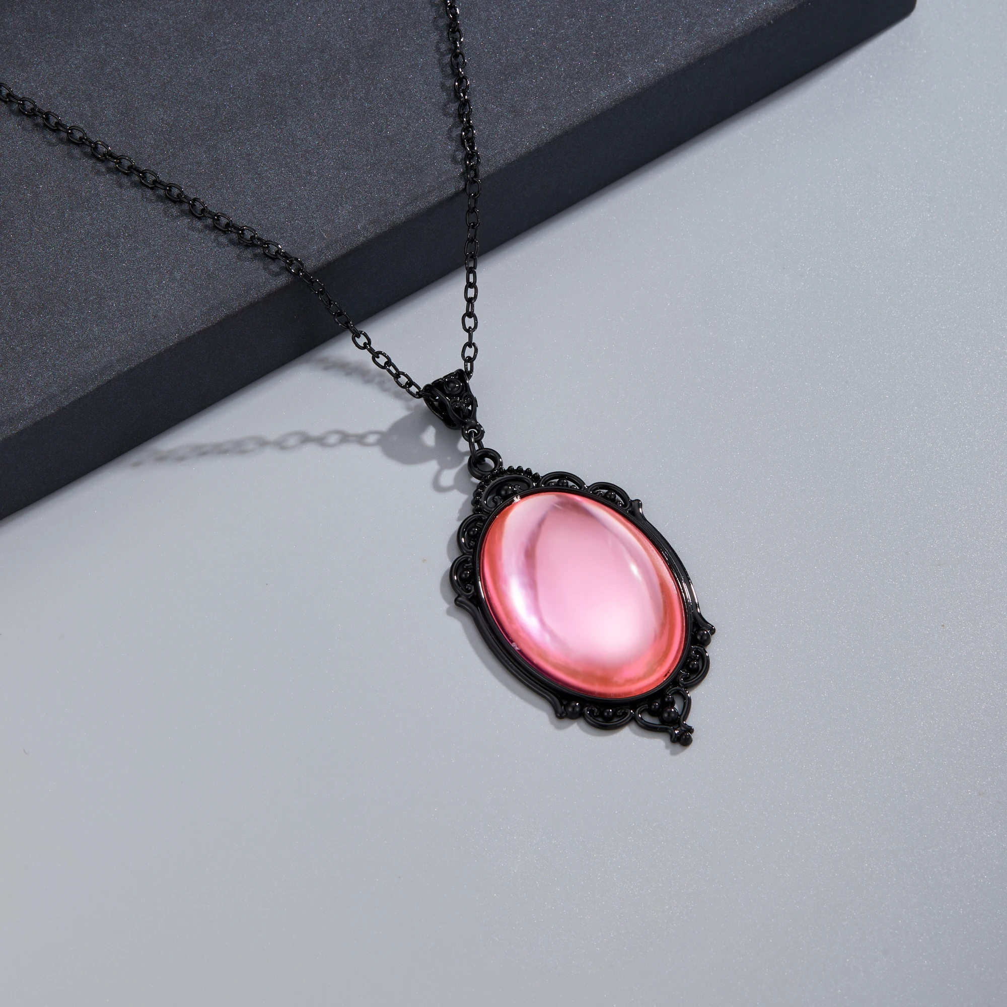 New Vintage Gothic Vampire Relief Pendant Necklace for Men Women Exquisite Fashion Witchcraft Jewelry Collar Gift Choker