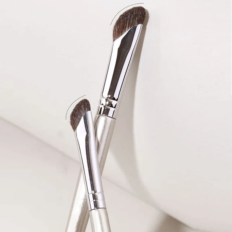 Pinceau de Contour du nez pinceau de Contour du nez plat pinceau de maquillage de Contour coudé cheveux naturels pinceaux de maquillage de taches d'ombre de Contour coudé