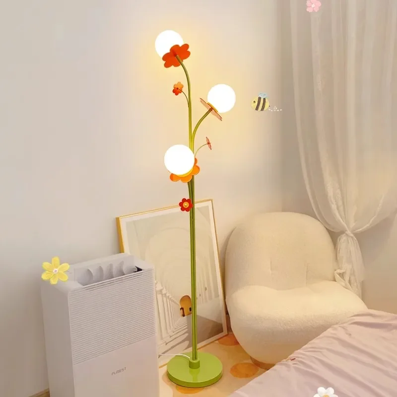 

Living room cream style floor lamp with high aesthetic value, creative children's atmosphere, bedroom flower decoration lamp