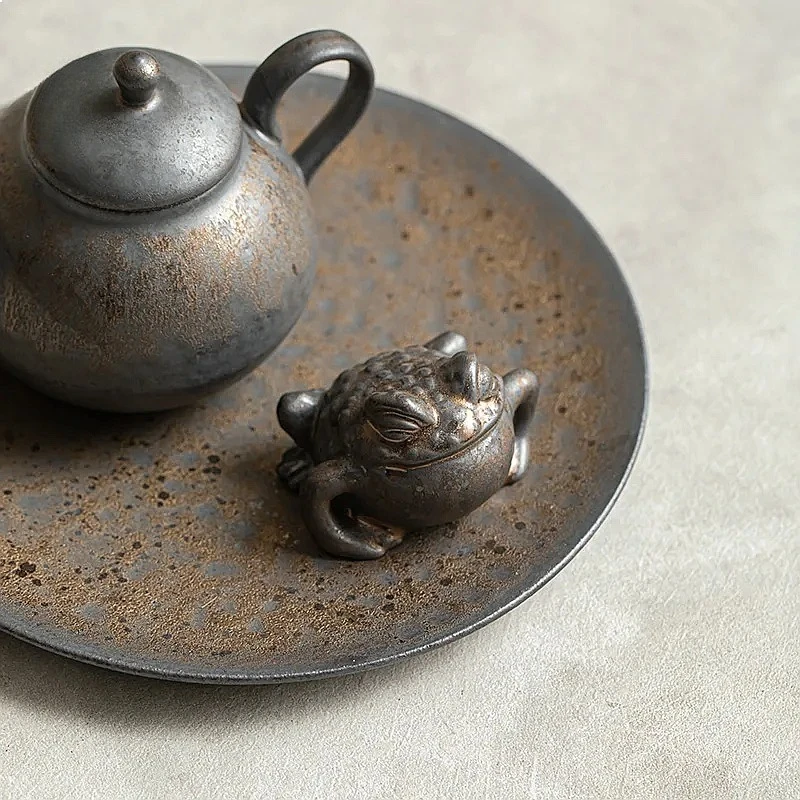 Golden Frog Toad Tea Pet Fortune Three-Legged Money Toad Feng Shui Wealth Prosperity Home Office Decor Home Table Ornament
