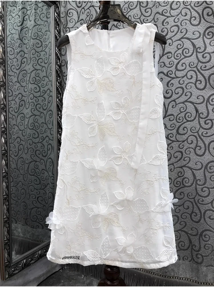 

Newest Fashion Summer Dress 2024 High Quality Ladies Allover Luxurious Embroidery Bow Deco Sleeveless Vest White Dress Club Wear