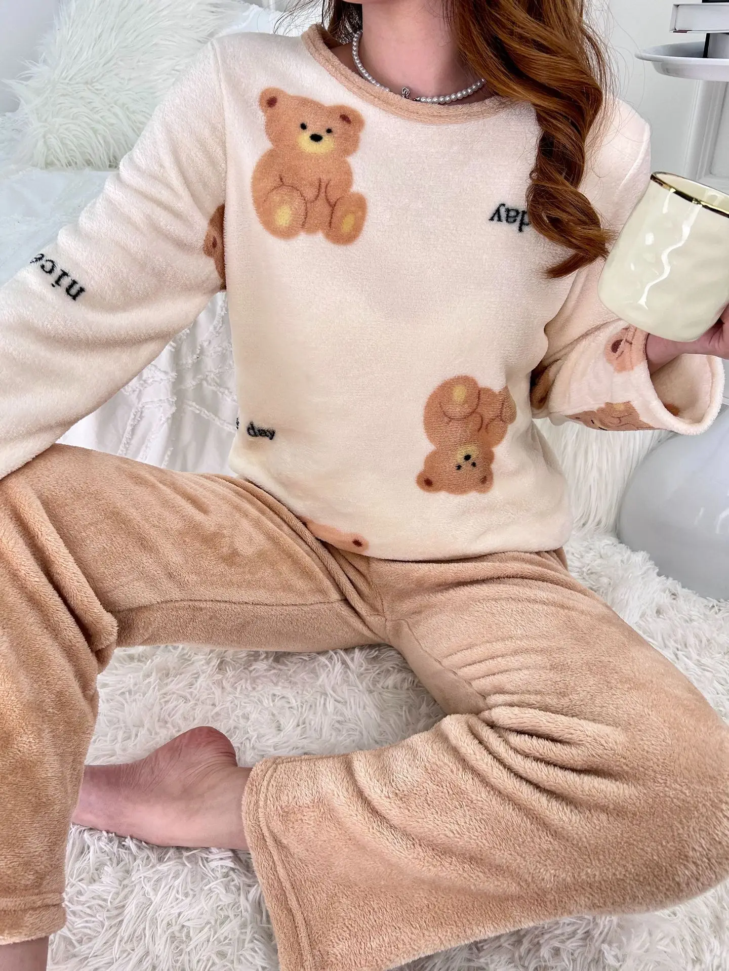 

Winter Teddy Bear Printed Long Sleeved Long Pants Pyjamas Set with Plush Cartoon Two Piece Set Flannel Sleepwear Homewear