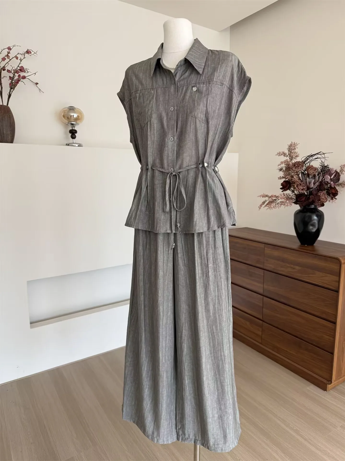 

Summer Fashion Cotton Linen Short Sleeve T-Shirt Set for Middle-Aged Mothers 2026 New Style High-End Two-Piece Ensemble