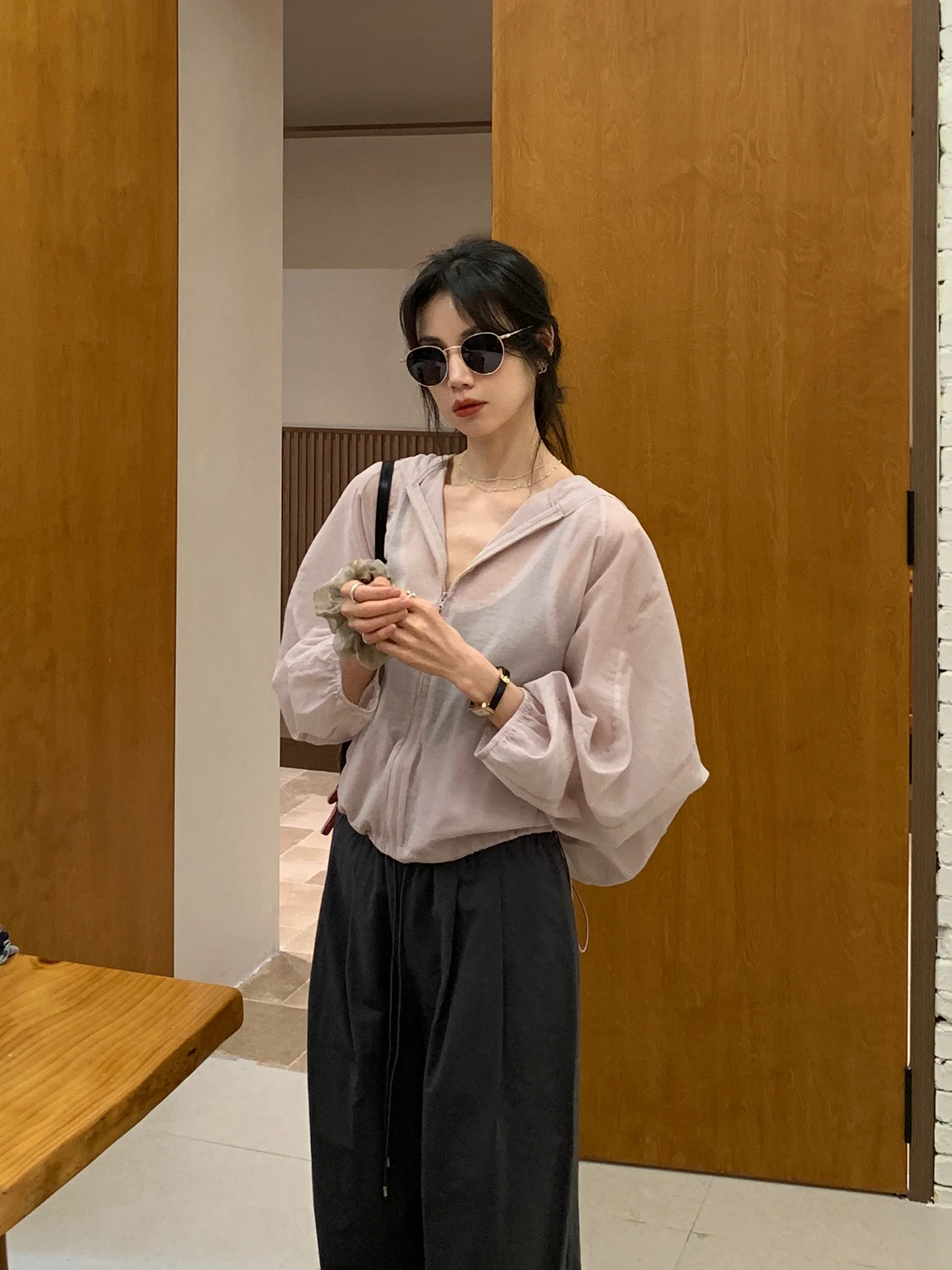 

BRIVIN Korean Style Long Sleeve Hooded Shirt Women's Spring New Gentle Loose White Enhancing Top Fashion Ladies' Shirt