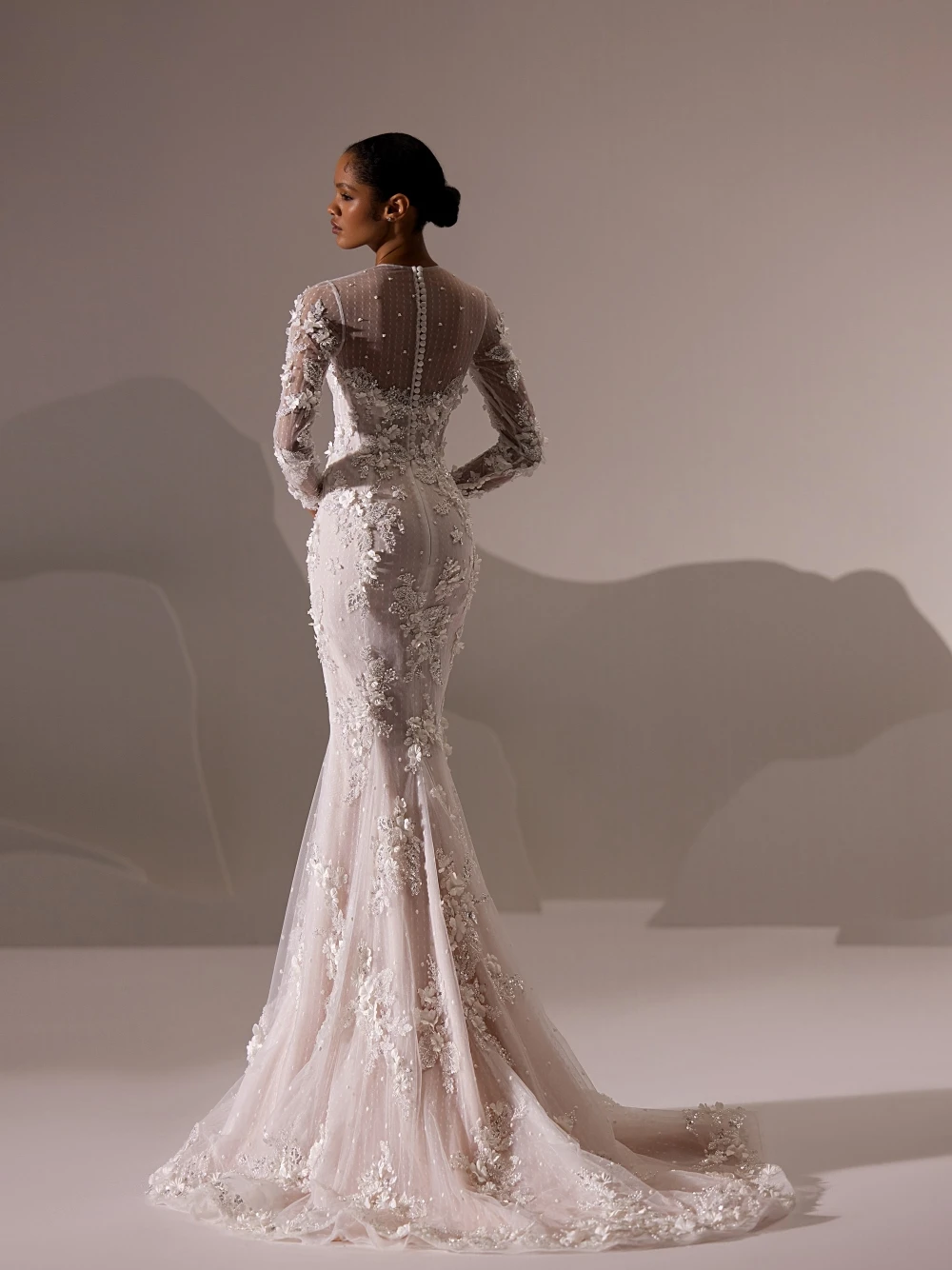 Botões de volta elegante sereia vestido de casamento para mulheres apliques de renda brilhante deslumbrante mangas compridas vestidos de noiva personalizados