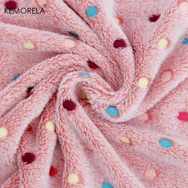 KEMORELA Weiche Flauschige Haustierdecke mit Niedlichem Punktmuster, Gemütliches Warmes Bett für Katzen und Hunde, Kleine bis Große Größen, Mattenbezug, Haustierzubehör – Detail 4
