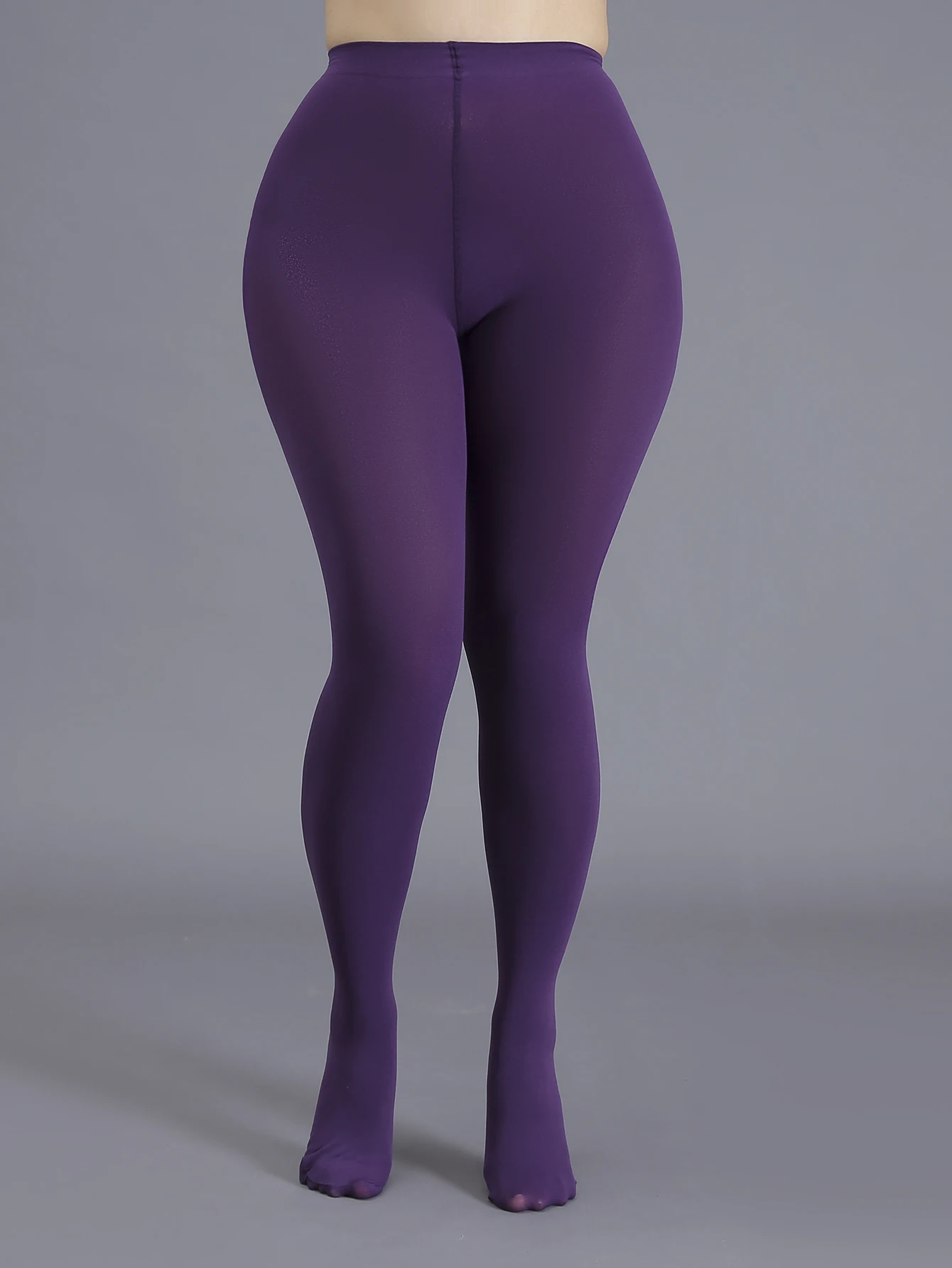 Ein Paar Damen-Strumpfhosen mit Übergröße und Dünnem, Durchdringendem Stoff – Detail 12